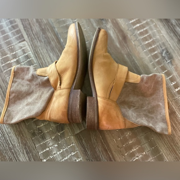 Anthropologie Lockeed tan burnished ankle boots booties. Made in Italy size 37 - Picture 11 of 11